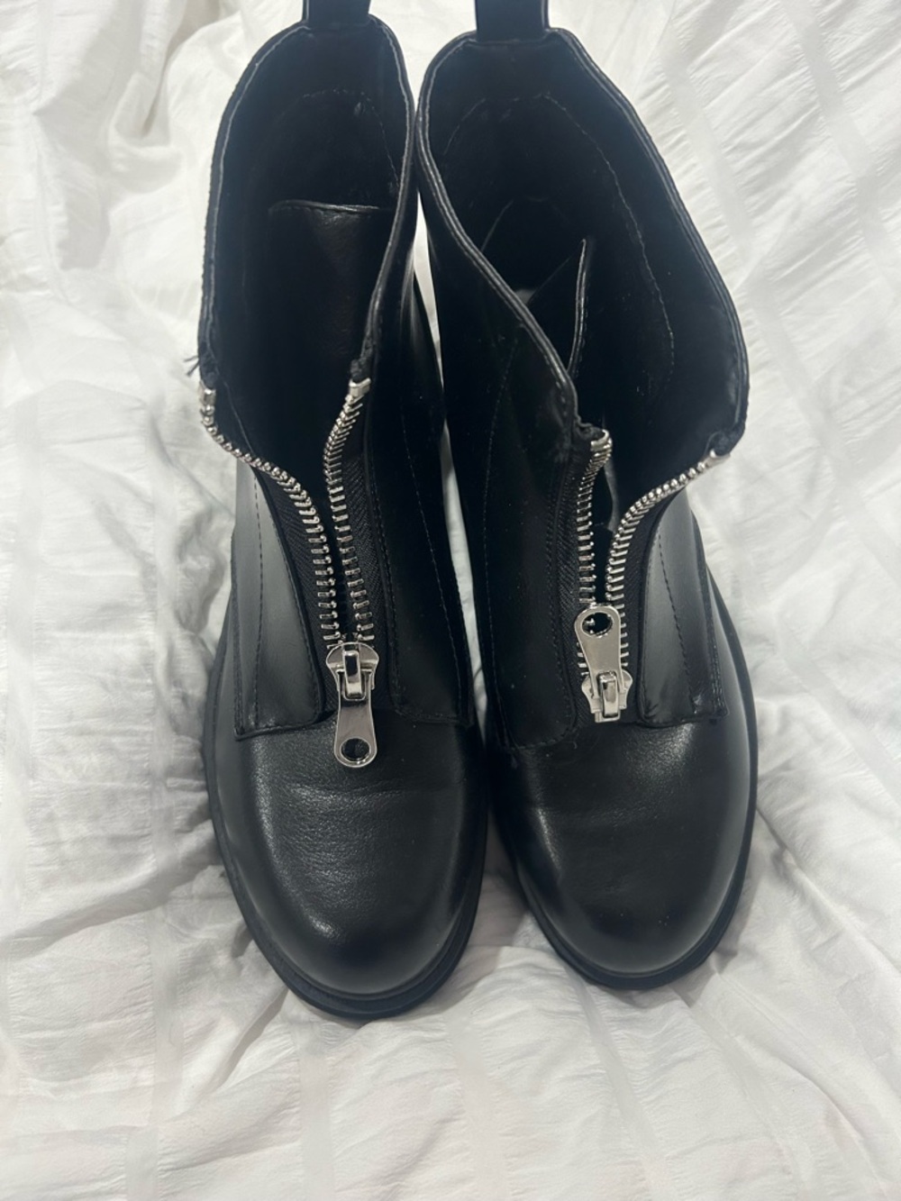 Indigo Rd. Black Zip Front Ankle Boots – Sleek Minimalist Style